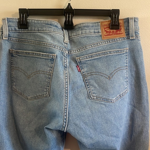 Levi’s SuperLow Boot - Distressed Light Wash - Picture 7 of 8